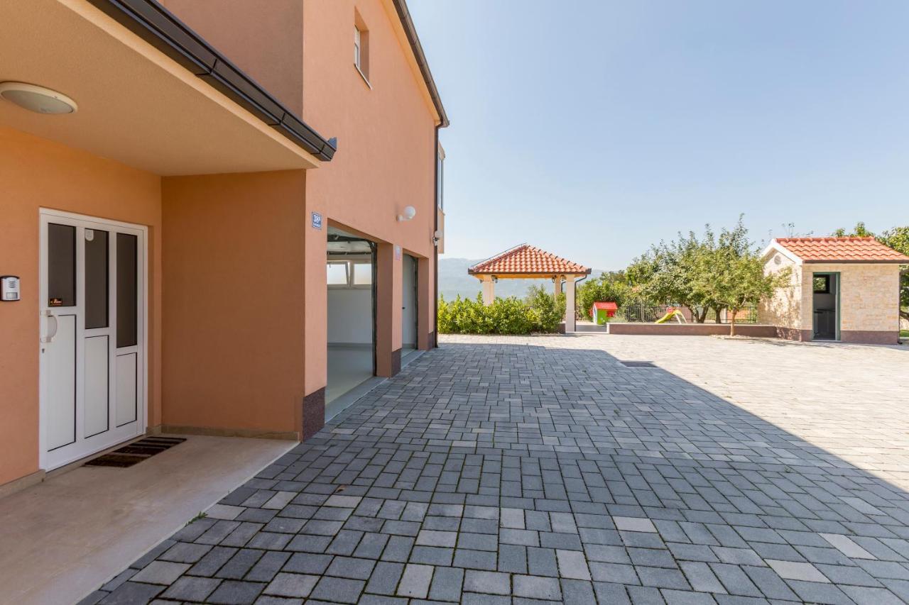 Villa Duje Trilj Exterior photo